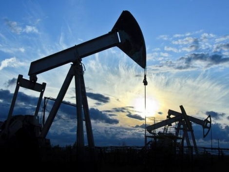 Баррель нефти Brent первый раз за две недели подешевел до уровня ниже $77