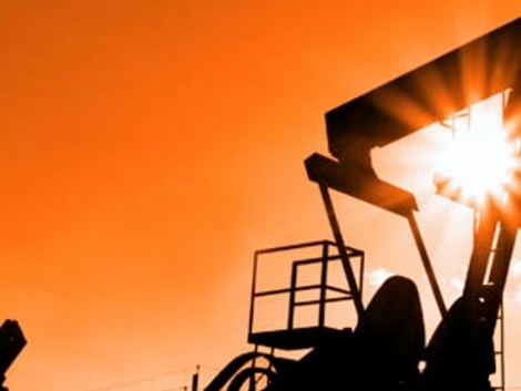 Нефть держится на запасах в США