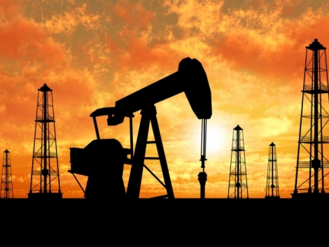 Нефть растет на ожиданиях по снижению объемов добычи в Америке