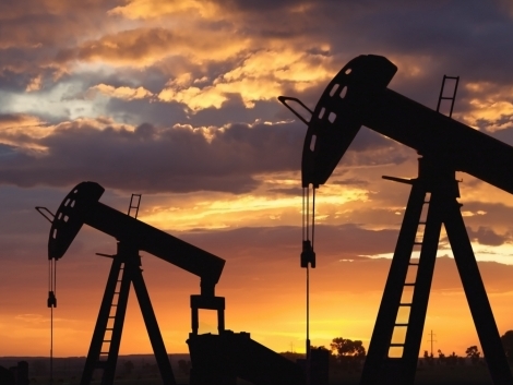 На рубль влияет нефть