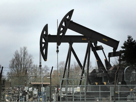 Нефтяной рынок затих в ожидании