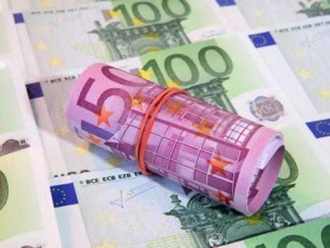 Евро выросло на бирже выше 90 рублей