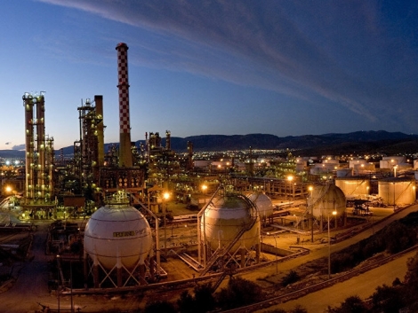 Иран согласен приостановить добычу нефти